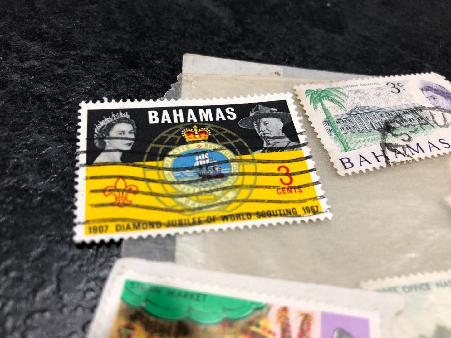 Collection Of Stamps From Bahamas (19) & Mauritius (3) Some Unused