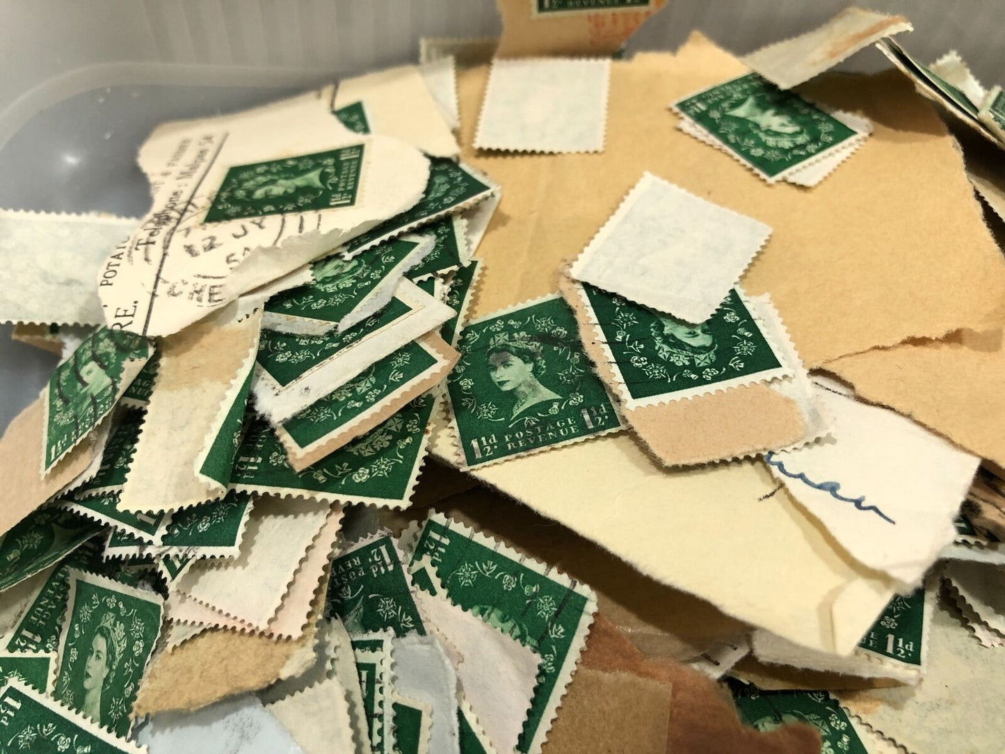 Large Joblot Of Over 100 Pre Decimalisation Stamps Queen Elizabeth